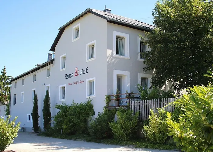 Haus & Hof Guest House